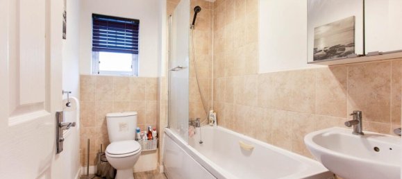 3 bedrooms House in Leicester, United Kingdom No. 2411 16