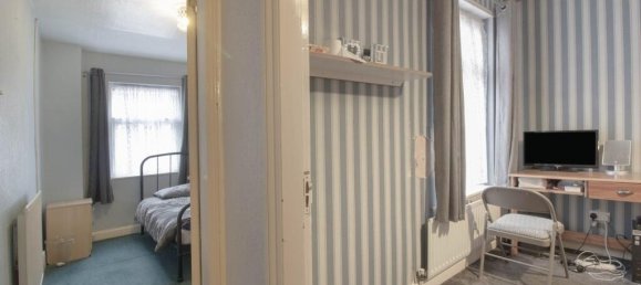 3 bedrooms House in Leicester, United Kingdom No. 2411 14