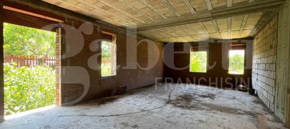 3 bedrooms House in Camigliano, Italy No. 312297 6