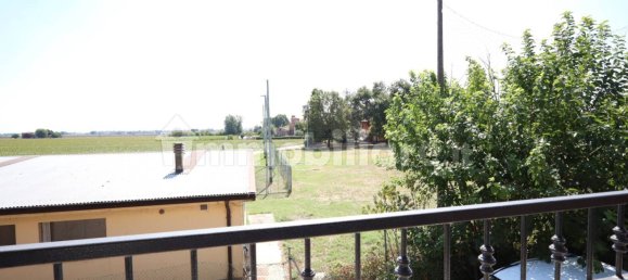 2 bedrooms Apartment in San Prospero, Italy No. 258254 11