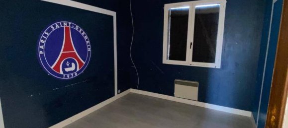 Villa de 4 dormitorios en Beffes, France No. 97293 5