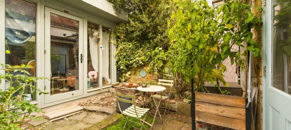 2 bedrooms House in London, United Kingdom No. 8954 4