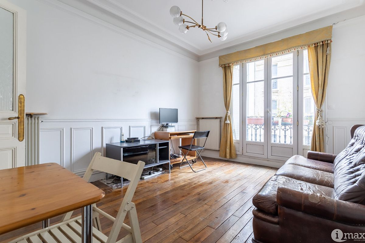 1 bedroom Apartment in Paris, France No. 119281