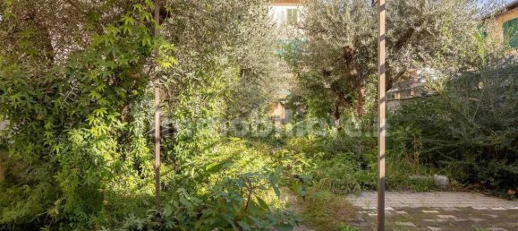 5 bedrooms House in Florence, Italy No. 211103 8