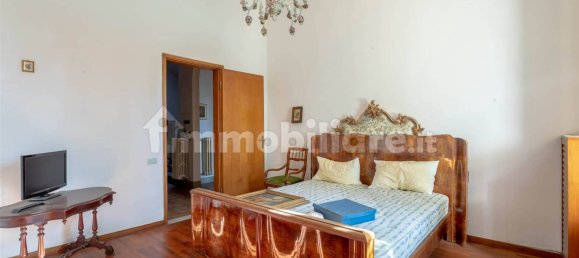 5 bedrooms House in Florence, Italy No. 211103 30