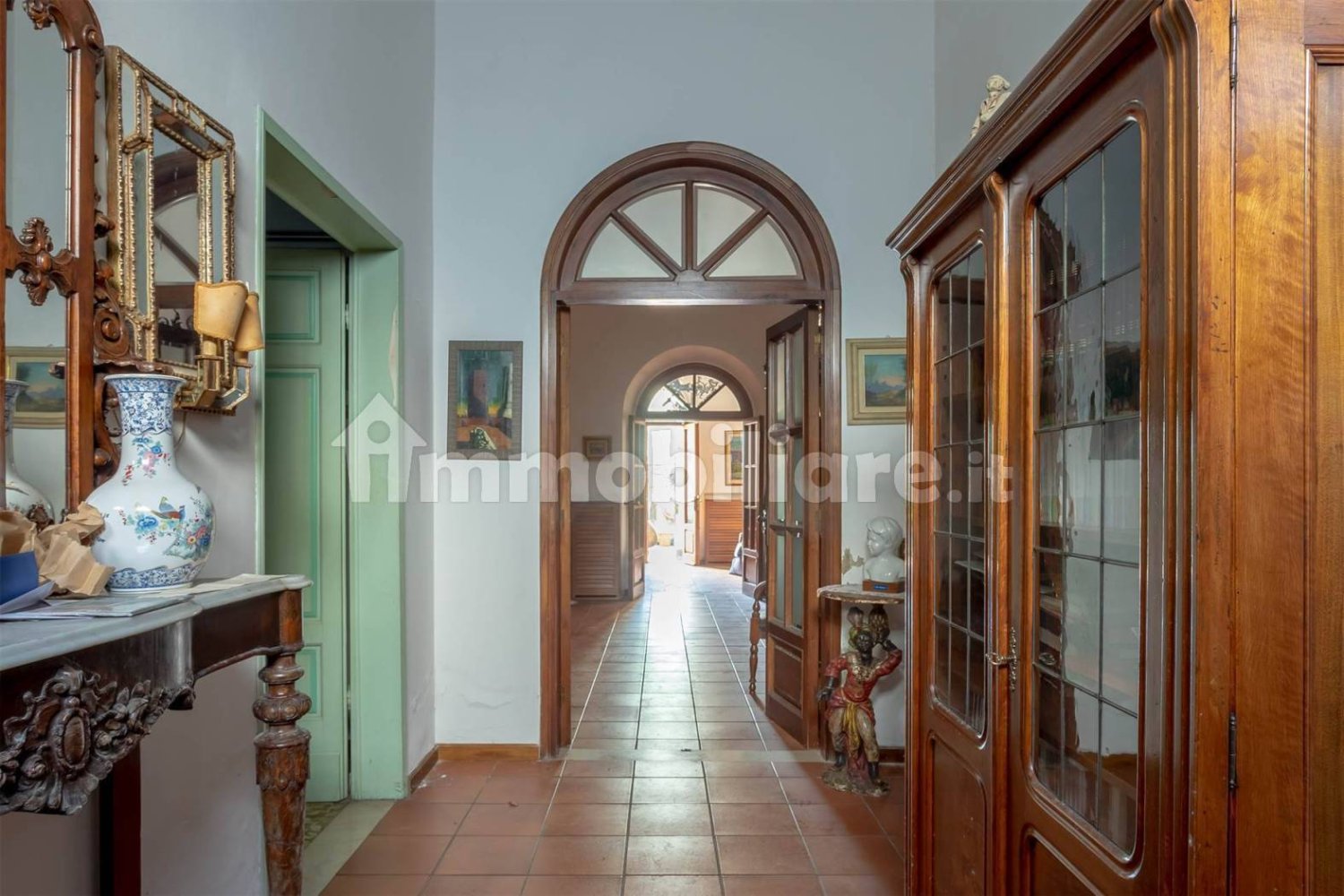 5 bedrooms House in Florence, Italy No. 211103