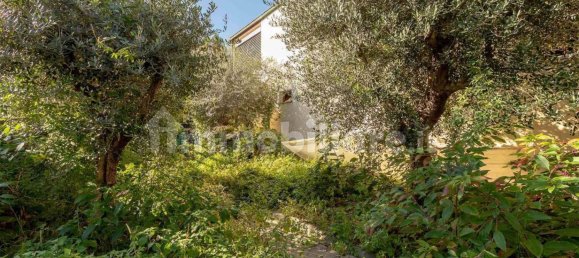 5 bedrooms House in Florence, Italy No. 211103 12