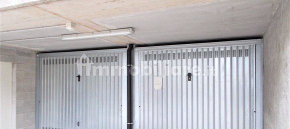  مرآب في Varedo, Italy 15متر مربع رقم 251559 6