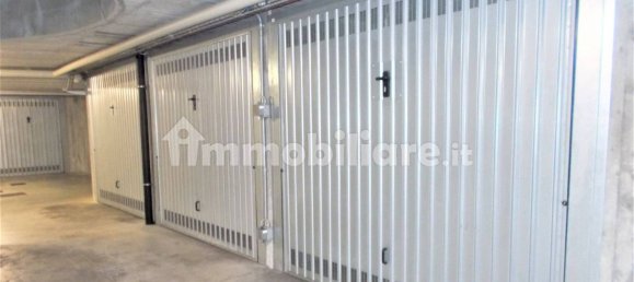  مرآب في Varedo, Italy 15متر مربع رقم 251559 2