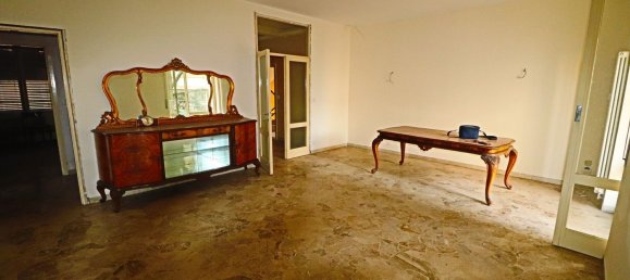 Квартира с 4 комнатами в Комо, Италия № 157157 18