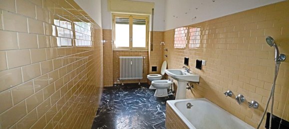 Квартира с 4 комнатами в Комо, Италия № 157157 16