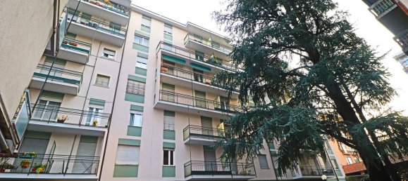 Квартира с 4 комнатами в Комо, Италия № 157157 19