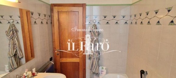5 bedrooms Apartment in Campi Bisenzio, Italy No. 319694 19