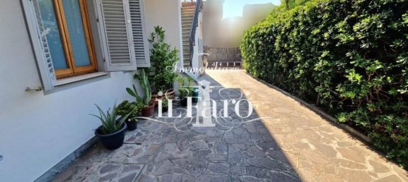 5 bedrooms Apartment in Campi Bisenzio, Italy No. 319694 29