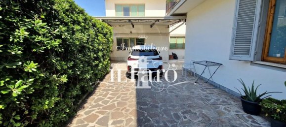 5 bedrooms Apartment in Campi Bisenzio, Italy No. 319694 31
