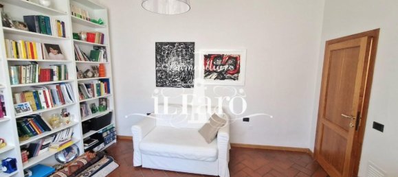 5 bedrooms Apartment in Campi Bisenzio, Italy No. 319694 23