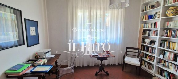 5 bedrooms Apartment in Campi Bisenzio, Italy No. 319694 25