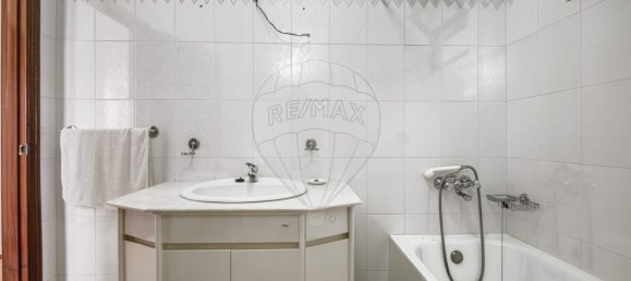 130m² Building in Santa Cruz, Portugal No. 136647 21