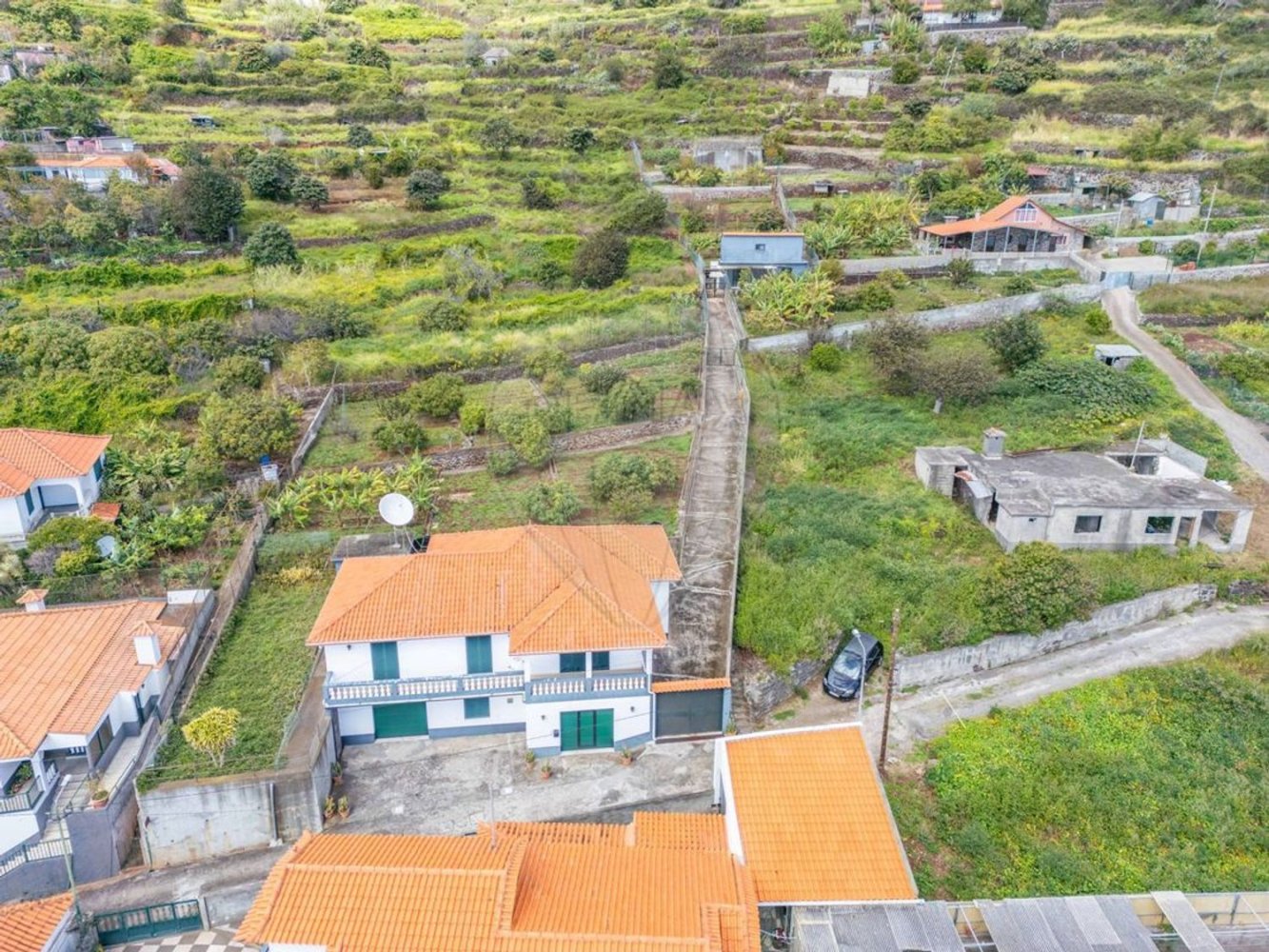 130m² Building in Santa Cruz, Portugal No. 136647