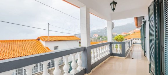 130m² Building in Santa Cruz, Portugal No. 136647 4