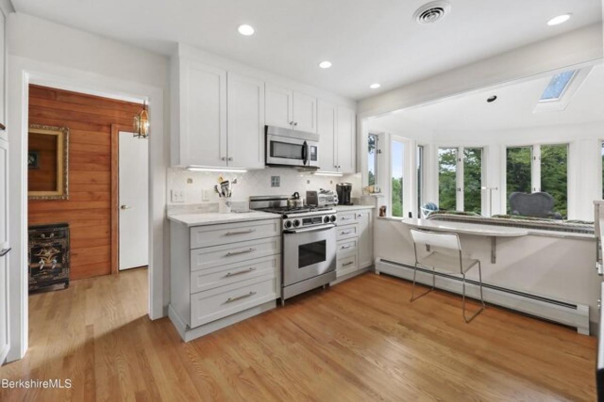 3 bedrooms House in Lenox, USA No. 420092