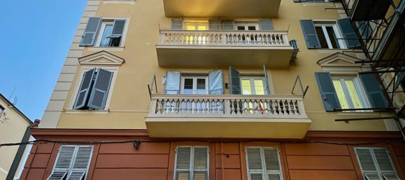3-salle Appartement à Genoa, Italy No. 36212 17
