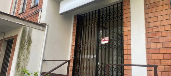 2 rooms Commercial property in Como, Italy No. 99095 8