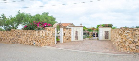 4 bedrooms Villa in Sassari, Italy No. 306549 2