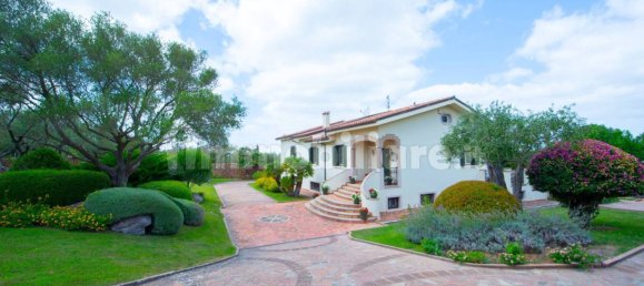 4 bedrooms Villa in Sassari, Italy No. 306549 3