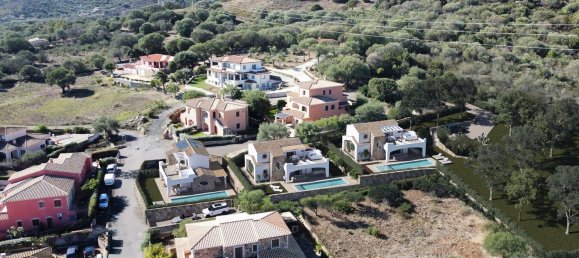 Villa de 4 habitaciónes en San Teodoro, Italy No. 18209 16