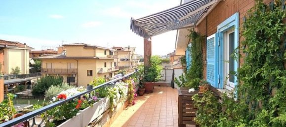 2-salle Penthouse à Ciampino, Italy No. 88162 4