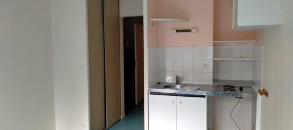 Studio à Compiègne, France No. 155876 7