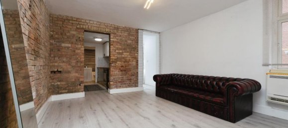 2 Schlafzimmer Haus in Kenley, United Kingdom, Nr. 8045 5