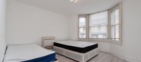 2 Schlafzimmer Haus in Kenley, United Kingdom, Nr. 8045 4