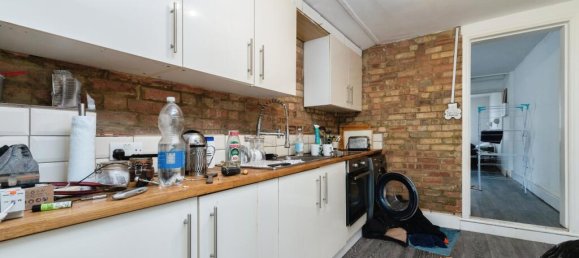 2 Schlafzimmer Haus in Kenley, United Kingdom, Nr. 8045 9