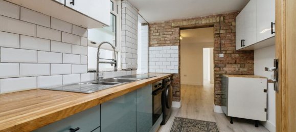 2 Schlafzimmer Haus in Kenley, United Kingdom, Nr. 8045 3