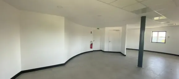 Propriété commerciale à Saint-Pierre-du-Perray, France 1030m² No. 302432 3