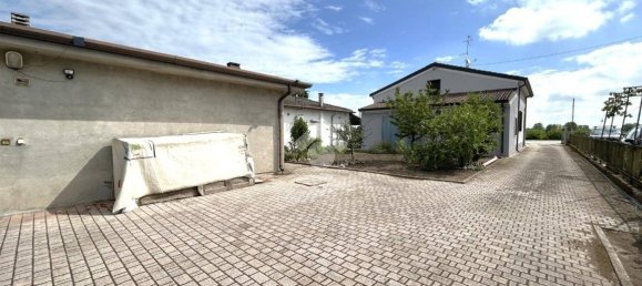 3 Schlafzimmer Villa in Isola della Scala, Italy, Nr. 272889 5
