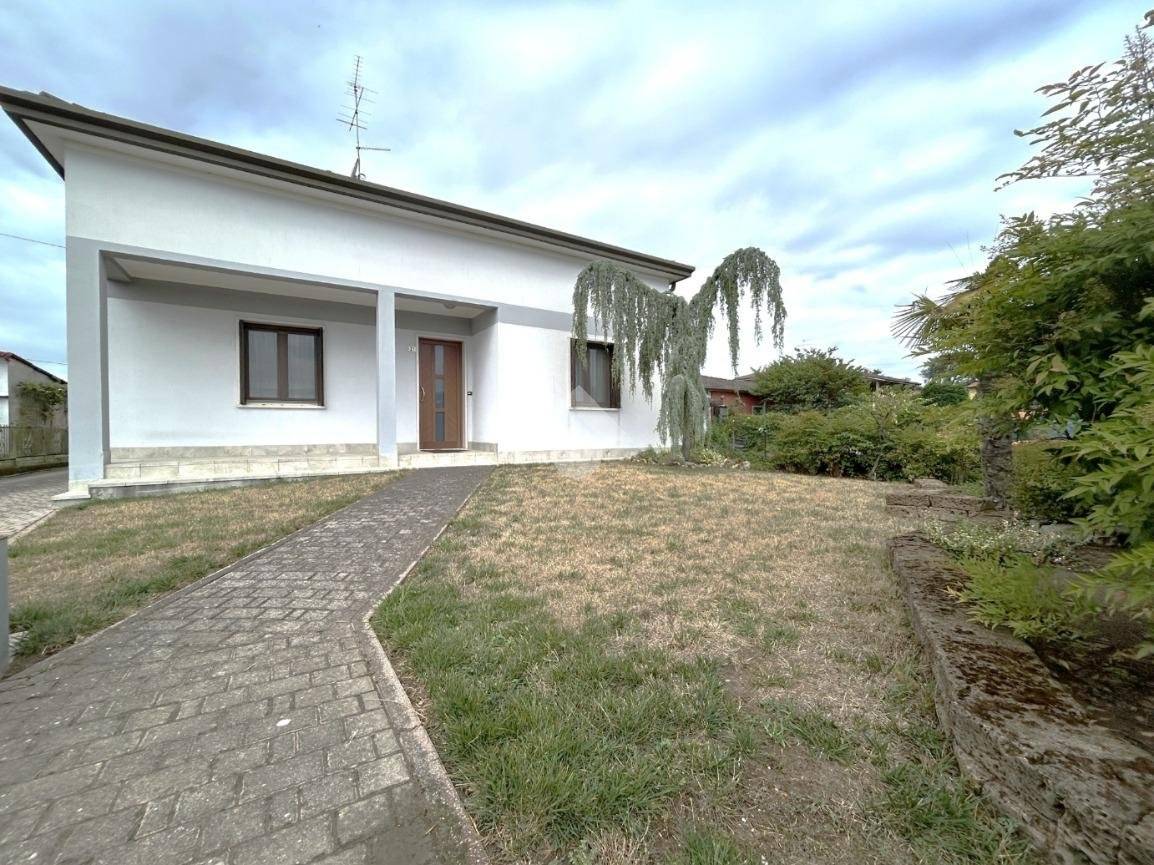 3 Schlafzimmer Villa in Isola della Scala, Italy, Nr. 272889