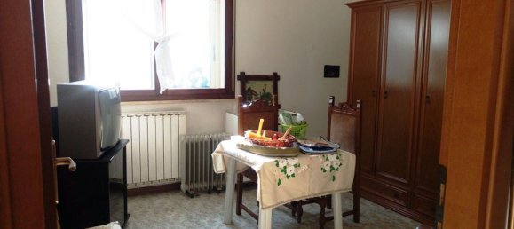 4 bedrooms House in Sambuci, Italy No. 255969 3