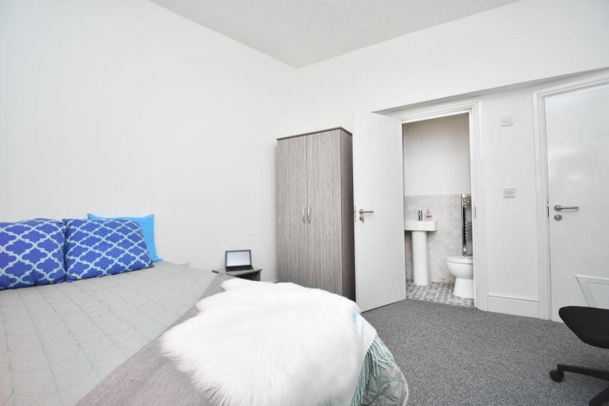 4 bedrooms House in Burnley, United Kingdom No. 119