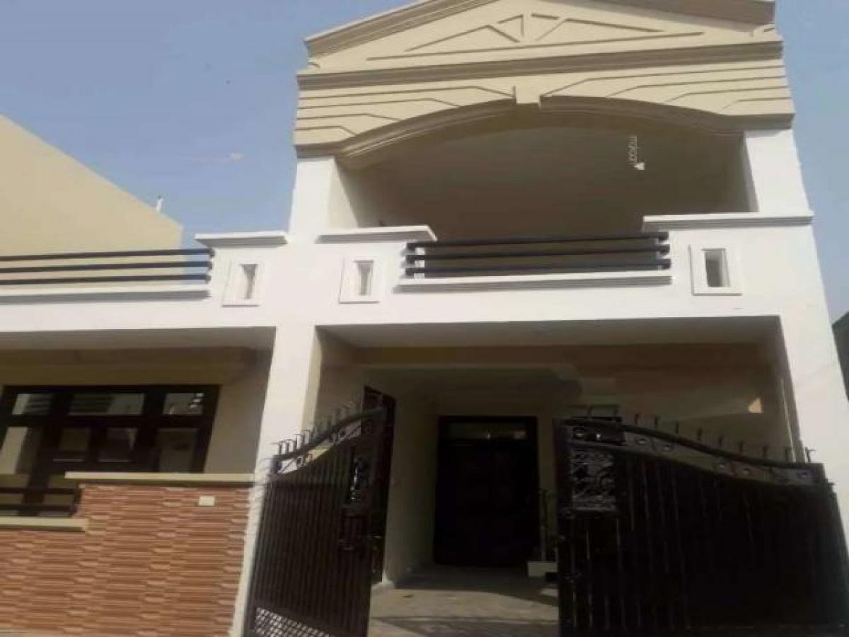 2 bedrooms House in Lucknow, India No. 15932