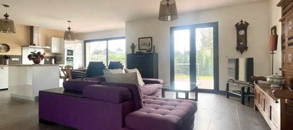 Villa de 4 dormitorios en Lancieux, France No. 198939 2