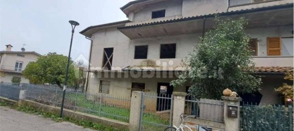 4 bedrooms Apartment in Sant'Angelo in Vado, Italy No. 265458 8