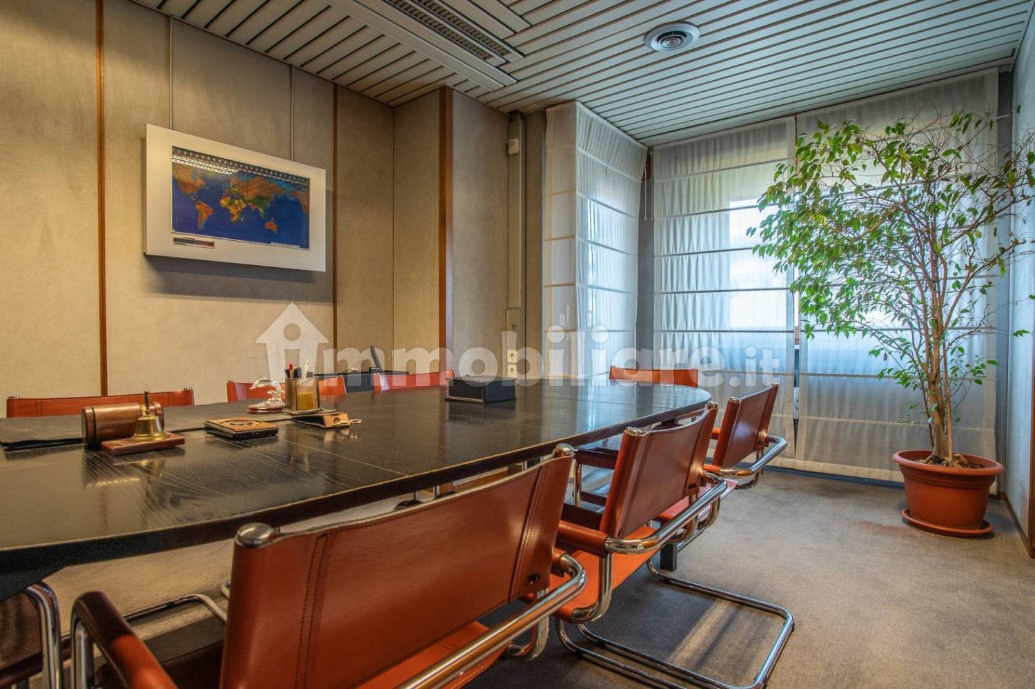 5 rooms Office in Udine, Italy No. 109641