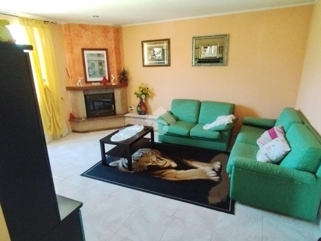 4 bedrooms House in Cervaro, Italy No. 226161