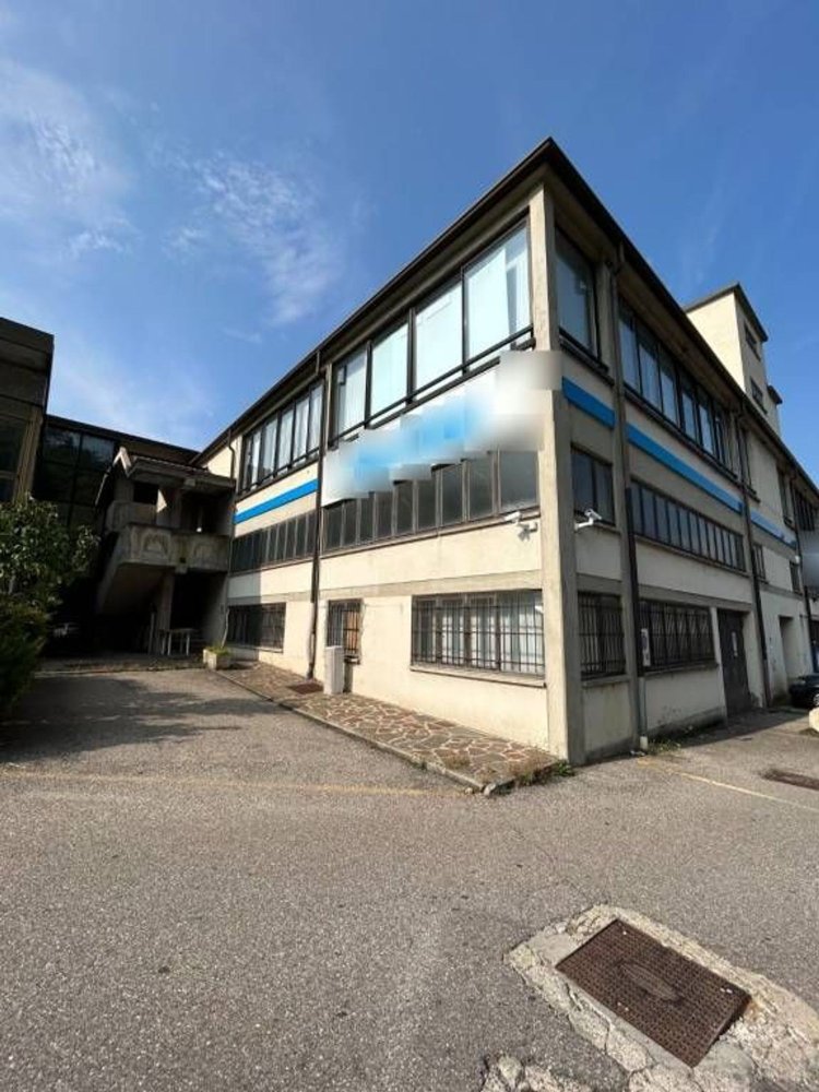 2692m² Warehouse in Varese, Italy No. 100794