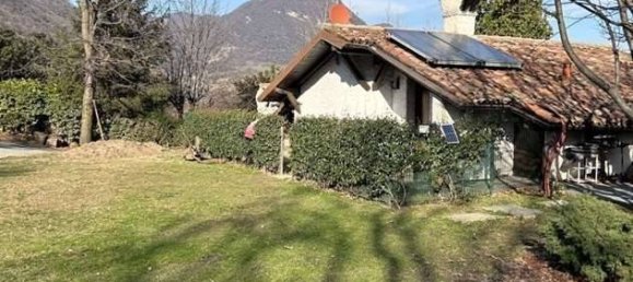 3 bedrooms Apartment in Erba, Italy No. 3909 18