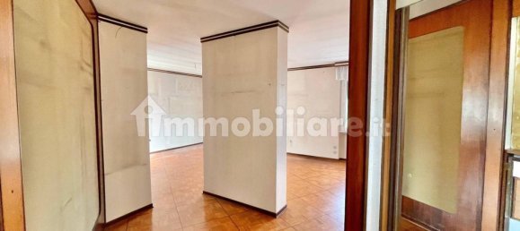 2 bedrooms Apartment in Trieste, Italy No. 9376 2