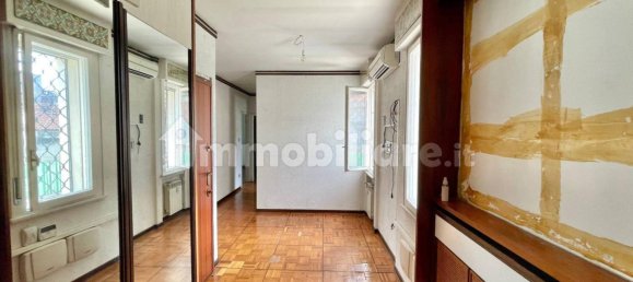 2 bedrooms Apartment in Trieste, Italy No. 9376 13